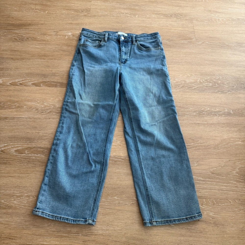 Vervet Straight Leg Women's Jeans in Light Blue Wash